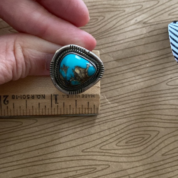 Gorgeous vintage turquoise ring. Size 6. - Picture 8 of 10